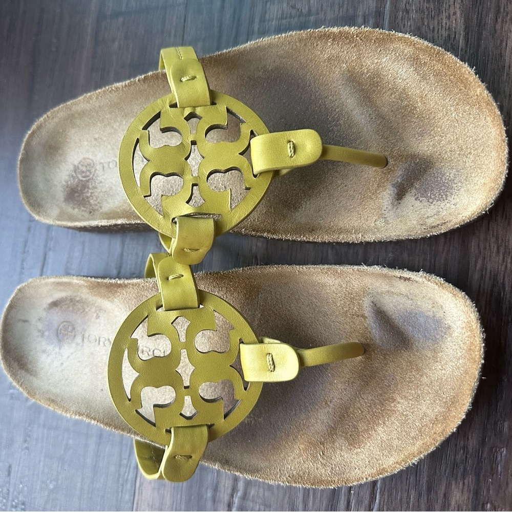 Tory Burch cloud sandal size 6.5 , green color